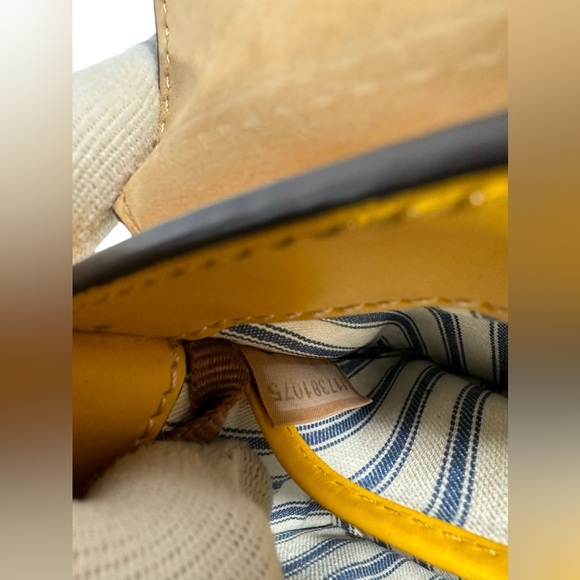 Genuine DOONEY & BOURKE Beacon mustard yellow mini leather crossbody bag - Picture 13 of 13